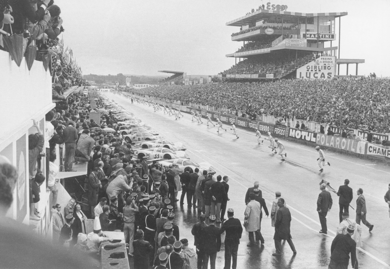 Illustration for article titled These Incredible Photos Show How Le Mans Evolved Over 84 Years